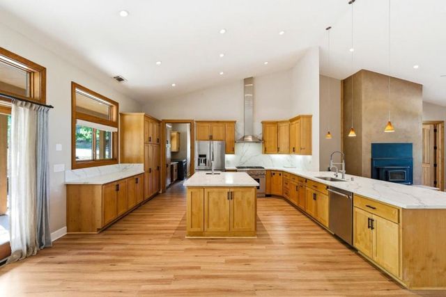 17205 Black Oak Hill Drive, Middletown, CA 95461