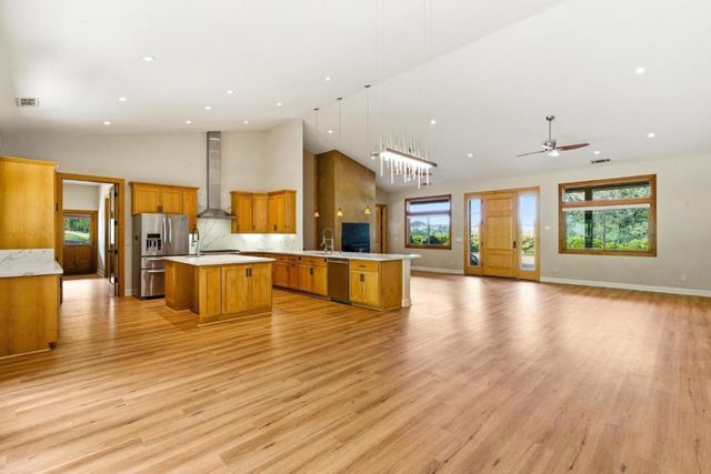 17205 Black Oak Hill Drive, Middletown, CA 95461