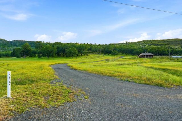 17205 Black Oak Hill Drive, Middletown, CA 95461