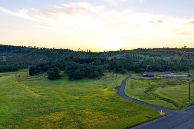 17205 Black Oak Hill Drive, Middletown, CA 95461