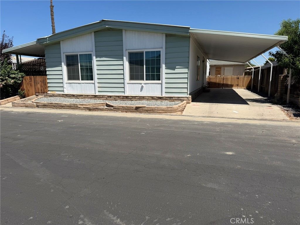 Image 1 of property listing at 3535 Stine, Bakersfield, CA 93309