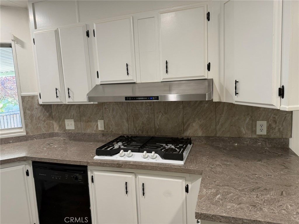 Image 12 of property listing at 3535 Stine, Bakersfield, CA 93309