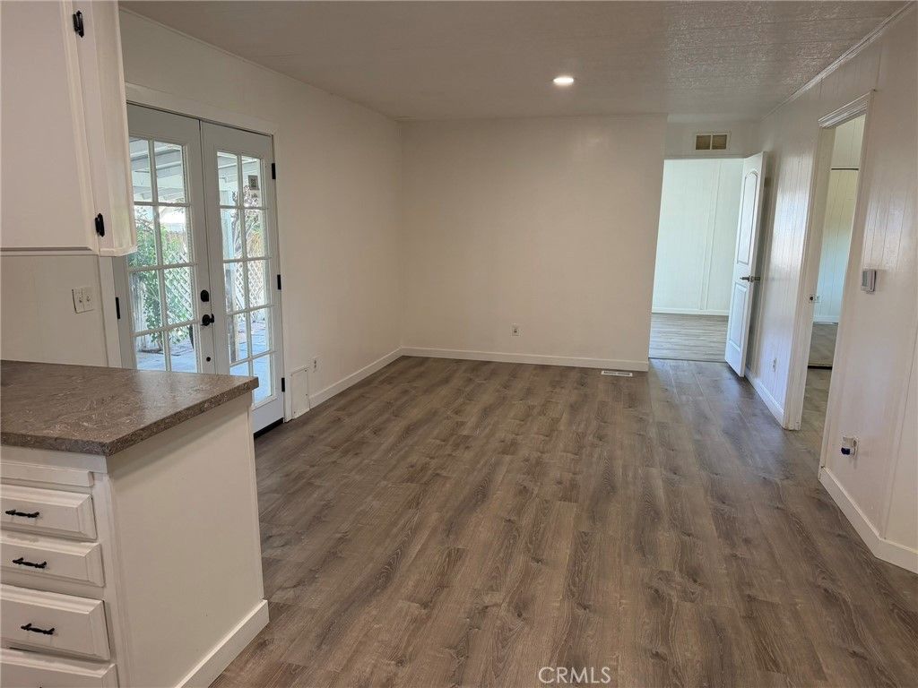 Image 16 of property listing at 3535 Stine, Bakersfield, CA 93309