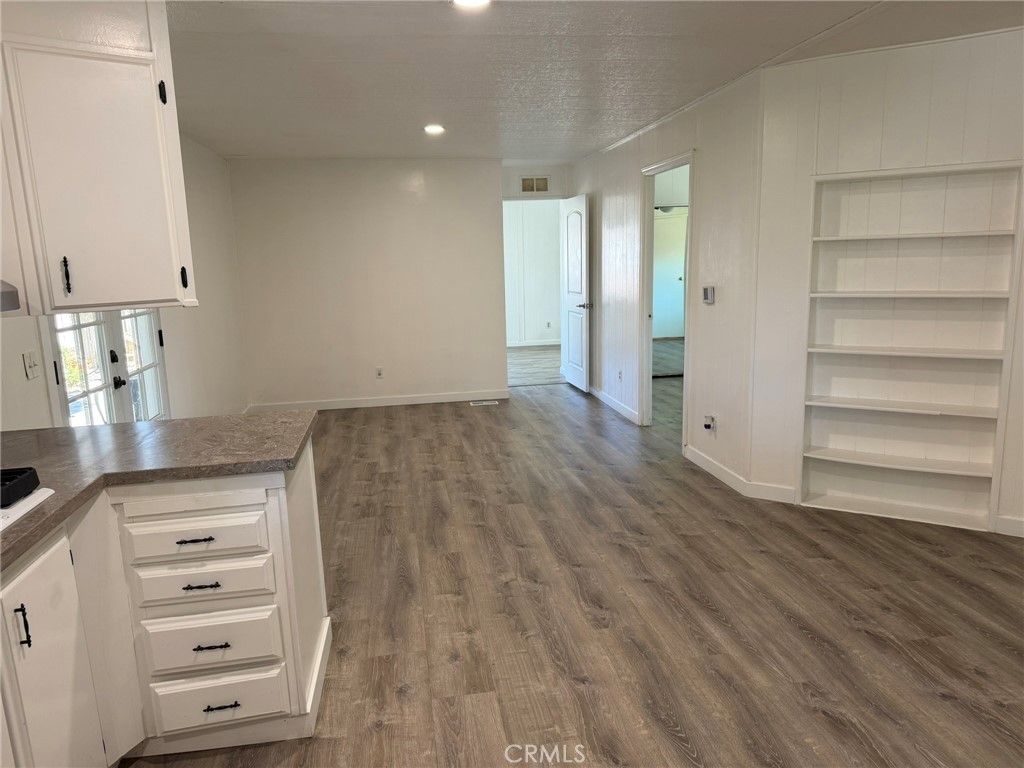 Image 17 of property listing at 3535 Stine, Bakersfield, CA 93309
