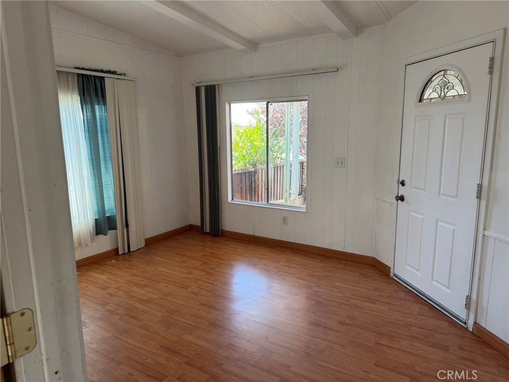 Image 6 of property listing at 3535 Stine, Bakersfield, CA 93309
