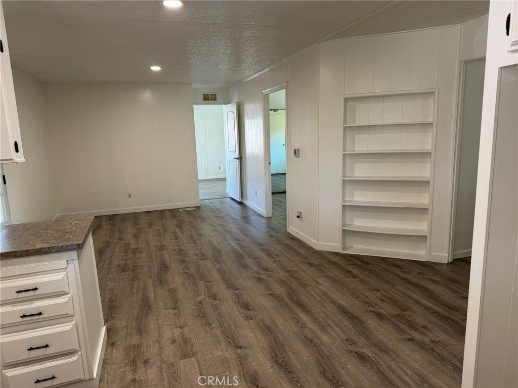 Image 9 of property listing at 3535 Stine, Bakersfield, CA 93309