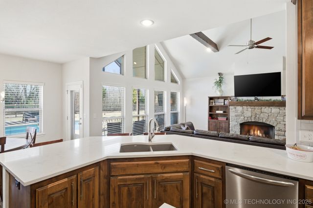 4302 S Woodland Avenue, Sand Springs, OK 74063