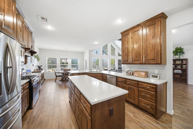 4302 S Woodland Avenue, Sand Springs, OK 74063