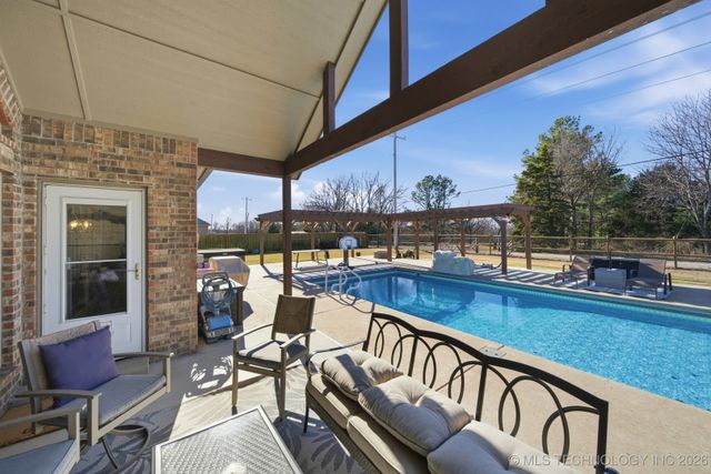 4302 S Woodland Avenue, Sand Springs, OK 74063