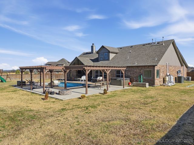4302 S Woodland Avenue, Sand Springs, OK 74063