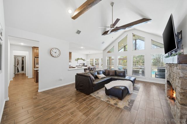 4302 S Woodland Avenue, Sand Springs, OK 74063