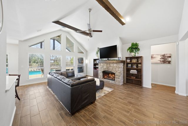 4302 S Woodland Avenue, Sand Springs, OK 74063