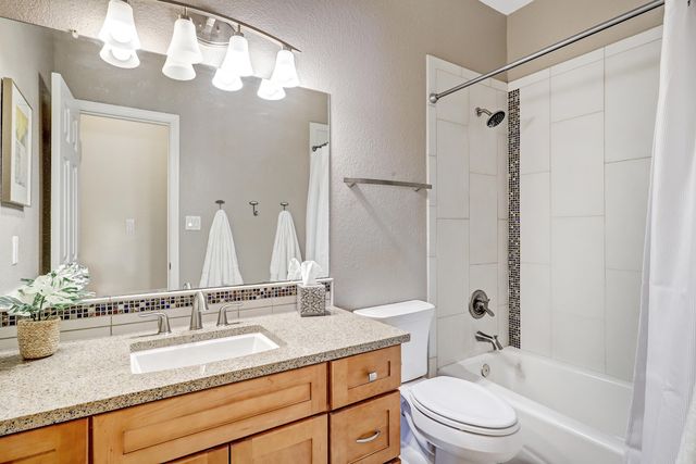 8701 Hampton Avenue NE, Albuquerque, NM 87122