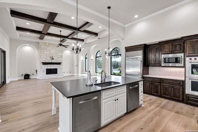 619 Legacy Rdg, San Antonio, TX 78260