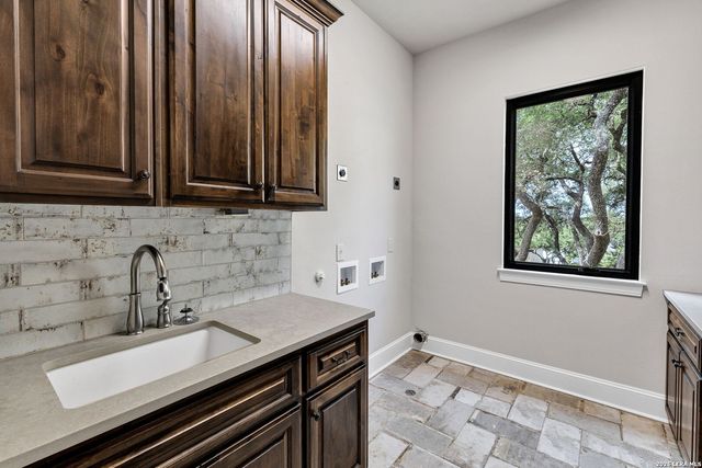 619 Legacy Rdg, San Antonio, TX 78260