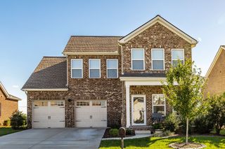 1019 Westgate Dr, Gallatin, TN 37066
