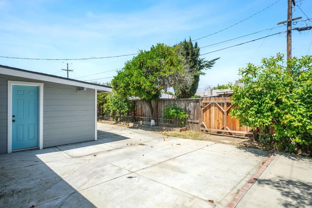 2719 E Norwich Avenue, Fresno, CA 93726