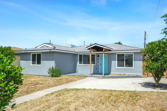 2719 E Norwich Avenue, Fresno, CA 93726