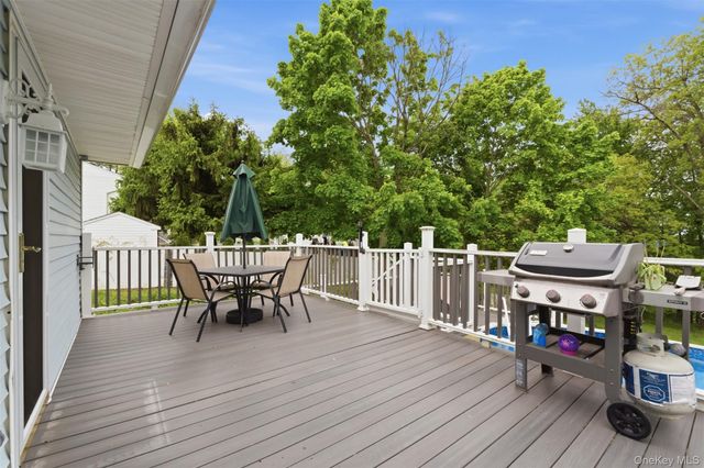 31 Top O Hill Road, Wappingers Falls, NY 12590