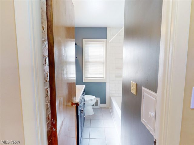 390 E 307th Street, Willowick, OH 44095