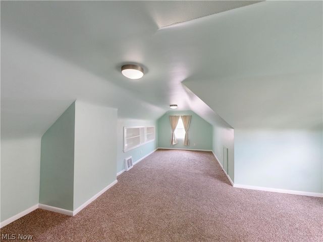390 E 307th Street, Willowick, OH 44095