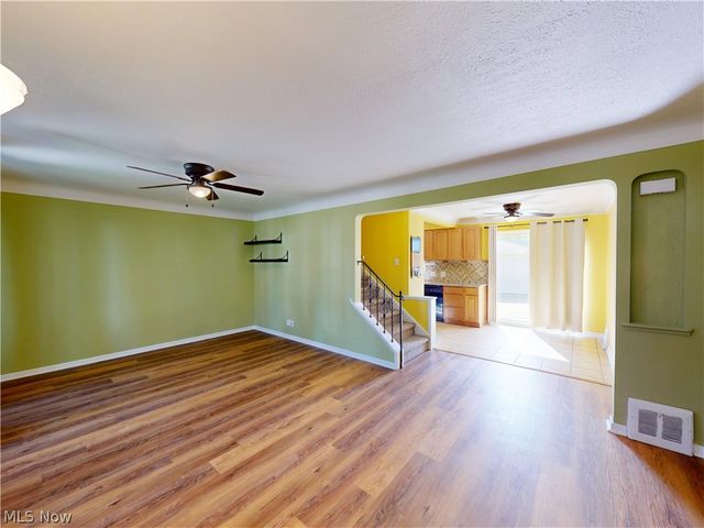 390 E 307th Street, Willowick, OH 44095