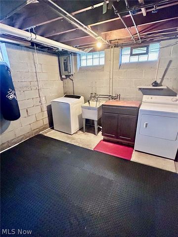 390 E 307th Street, Willowick, OH 44095