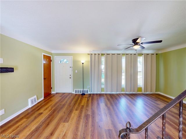 390 E 307th Street, Willowick, OH 44095