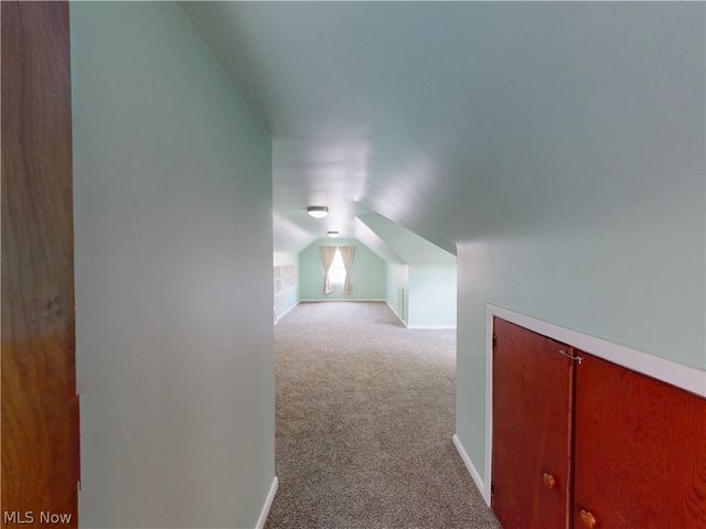 390 E 307th Street, Willowick, OH 44095