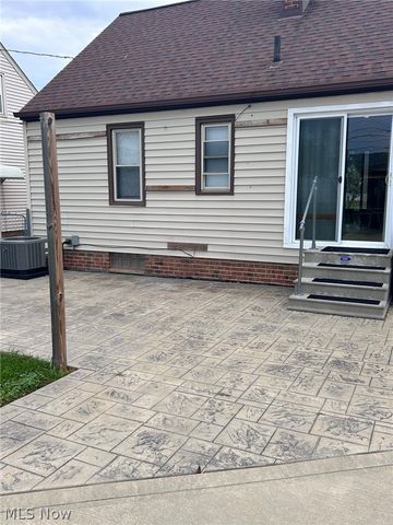 390 E 307th Street, Willowick, OH 44095
