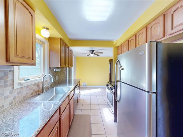 390 E 307th Street, Willowick, OH 44095