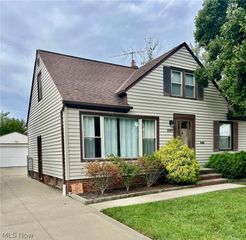 390 E 307th Street, Willowick, OH 44095