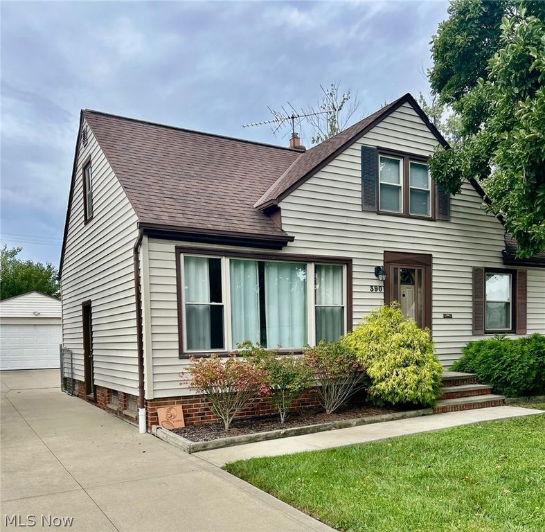 390 E 307th Street, Willowick, OH 44095