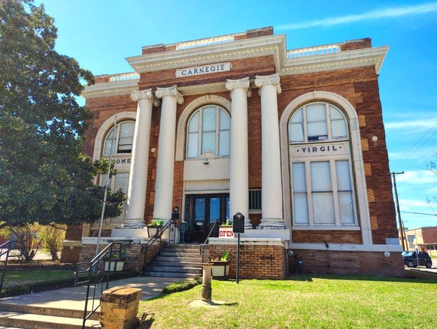 238 Willow Creek Lane, Terrell, TX 75160