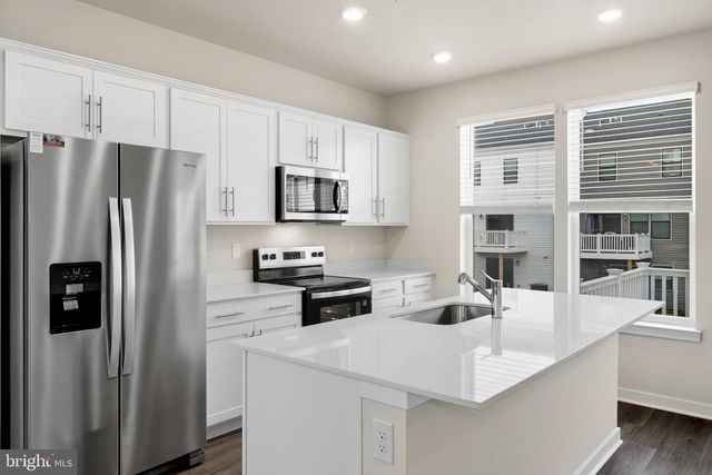 200 SOFT RUSH LN, La Plata, MD 20646