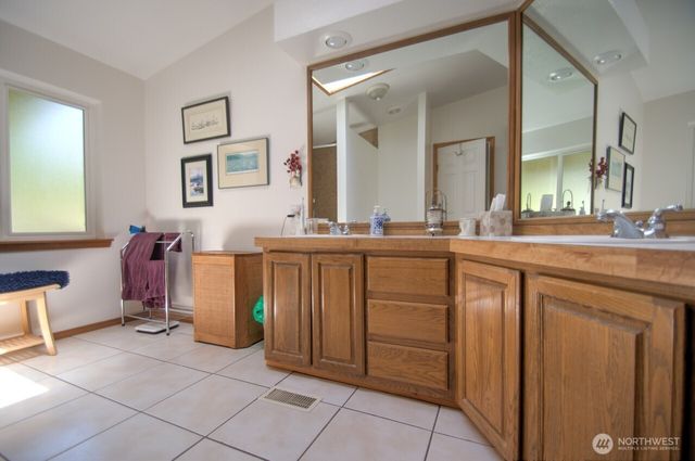 8316 176th Avenue SW, Rochester, WA 98579