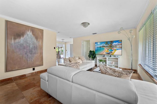 2757 NE 14th Avenue, Wilton Manors, FL 33334
