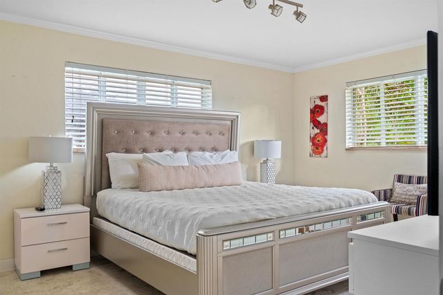 2757 NE 14th Avenue, Wilton Manors, FL 33334