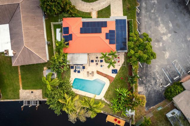 2757 NE 14th Avenue, Wilton Manors, FL 33334
