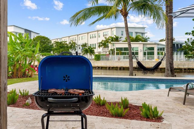 2757 NE 14th Avenue, Wilton Manors, FL 33334