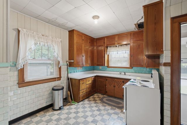 1857 N Lorraine, Wichita, KS 67214