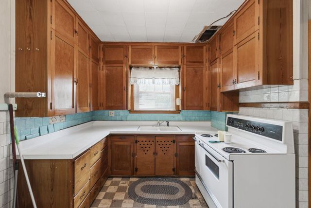 1857 N Lorraine, Wichita, KS 67214