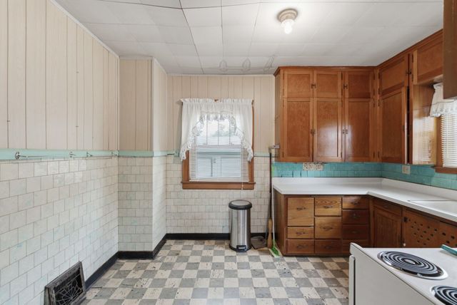 1857 N Lorraine, Wichita, KS 67214