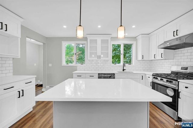 516 Riverdale Boulevard, Pompton Lakes, NJ 07442