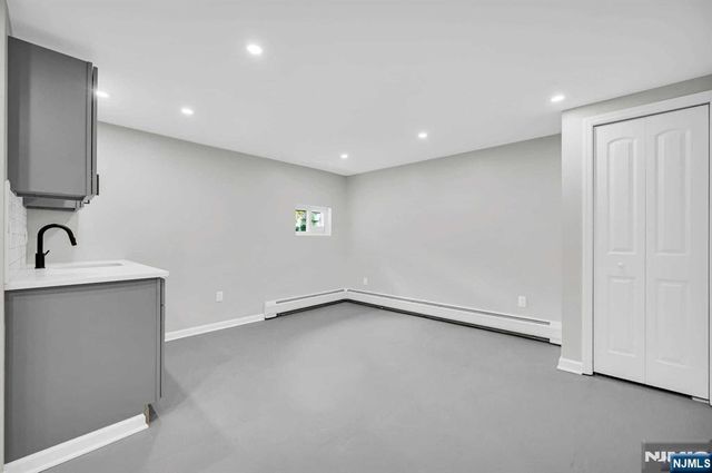 516 Riverdale Boulevard, Pompton Lakes, NJ 07442