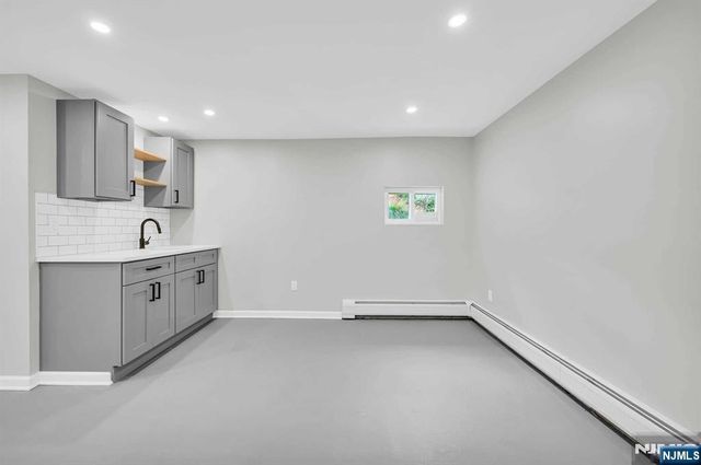 516 Riverdale Boulevard, Pompton Lakes, NJ 07442