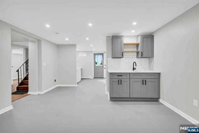 516 Riverdale Boulevard, Pompton Lakes, NJ 07442