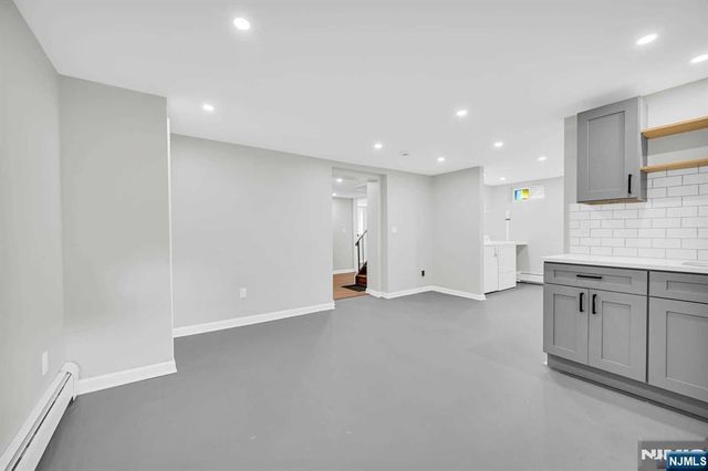 516 Riverdale Boulevard, Pompton Lakes, NJ 07442