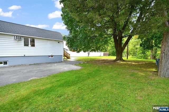 516 Riverdale Boulevard, Pompton Lakes, NJ 07442