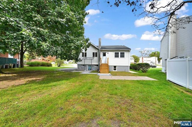 516 Riverdale Boulevard, Pompton Lakes, NJ 07442